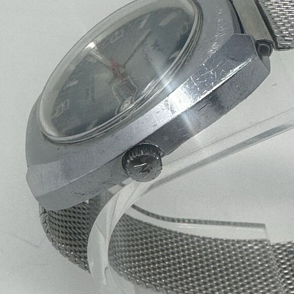 Vintage WALTHAM Men\'s Automatic Watch FHF 909 Day/Date Swiss Made 1970s main image 11